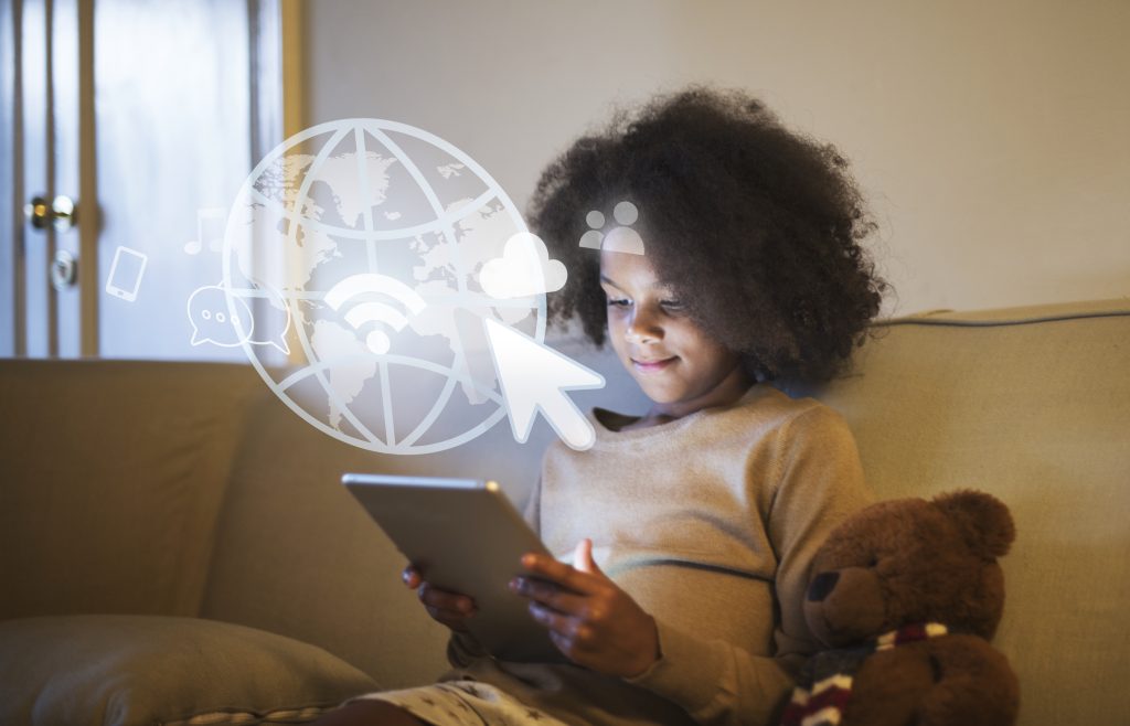 Dia da Internet Segura: 5 passos para ensinar seus alunos a se protegerem online